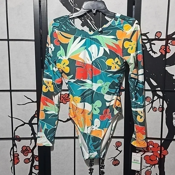Vince Camuto Floral Long Sleeve Open Back Swimsuit Size 8 NWT - Picture 2 of 11